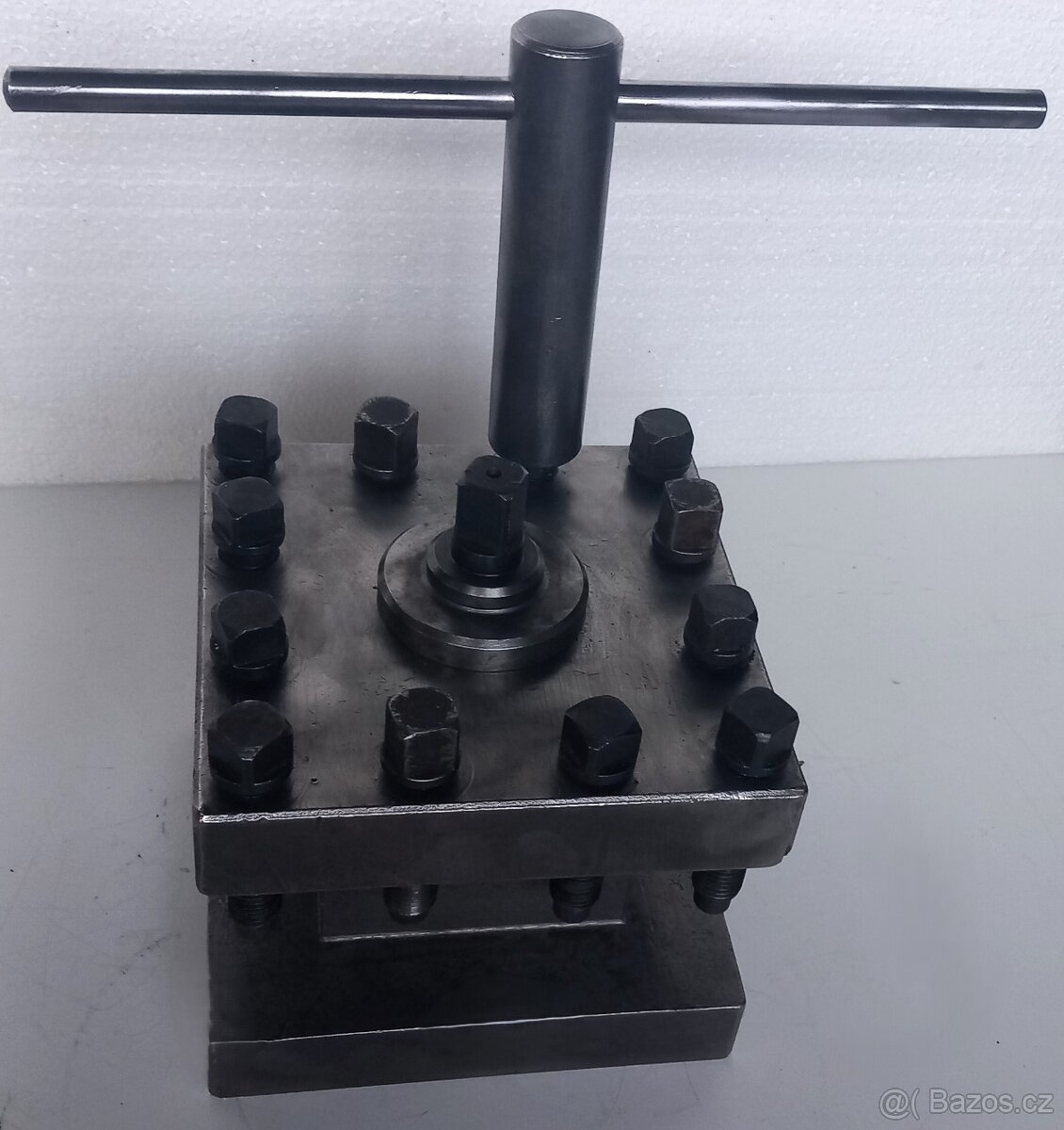 Prodávám nožovku na soustruh 170x170mm