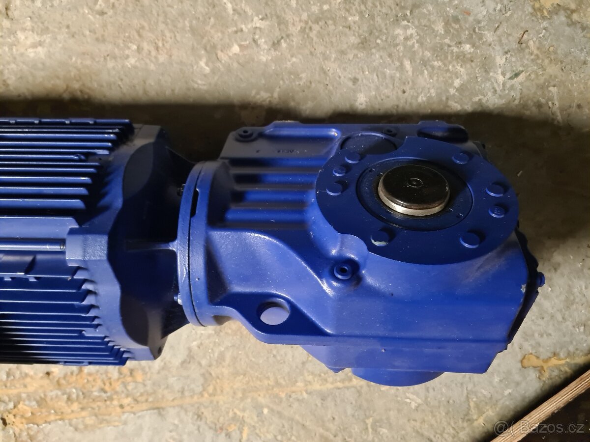 Predám novú šnekovú prevodovku s el.motorom 4kW