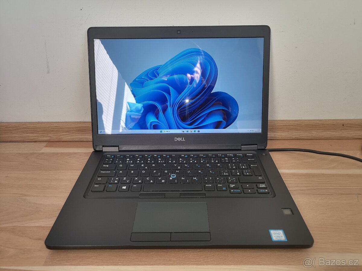 Čtyřjádrový notebook Dell Latitude 5491