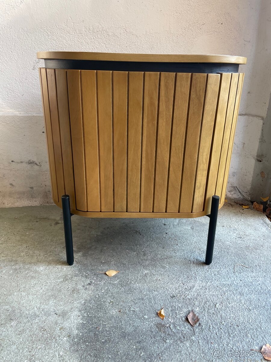 Noční stolek Kave Home Licia