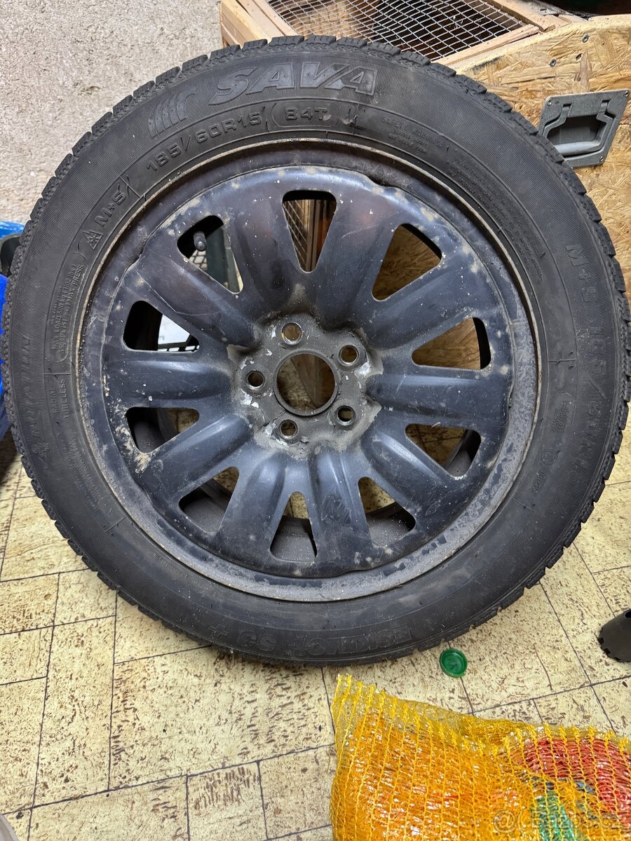 Zimní pneu  185/60/R15