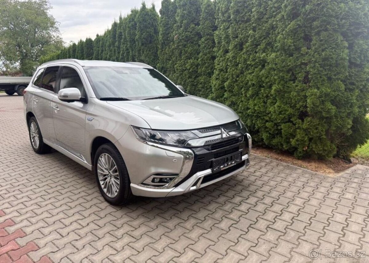 Mitsubishi Outlander, 2,4 PHEV Top 4WD odpočet DPH
