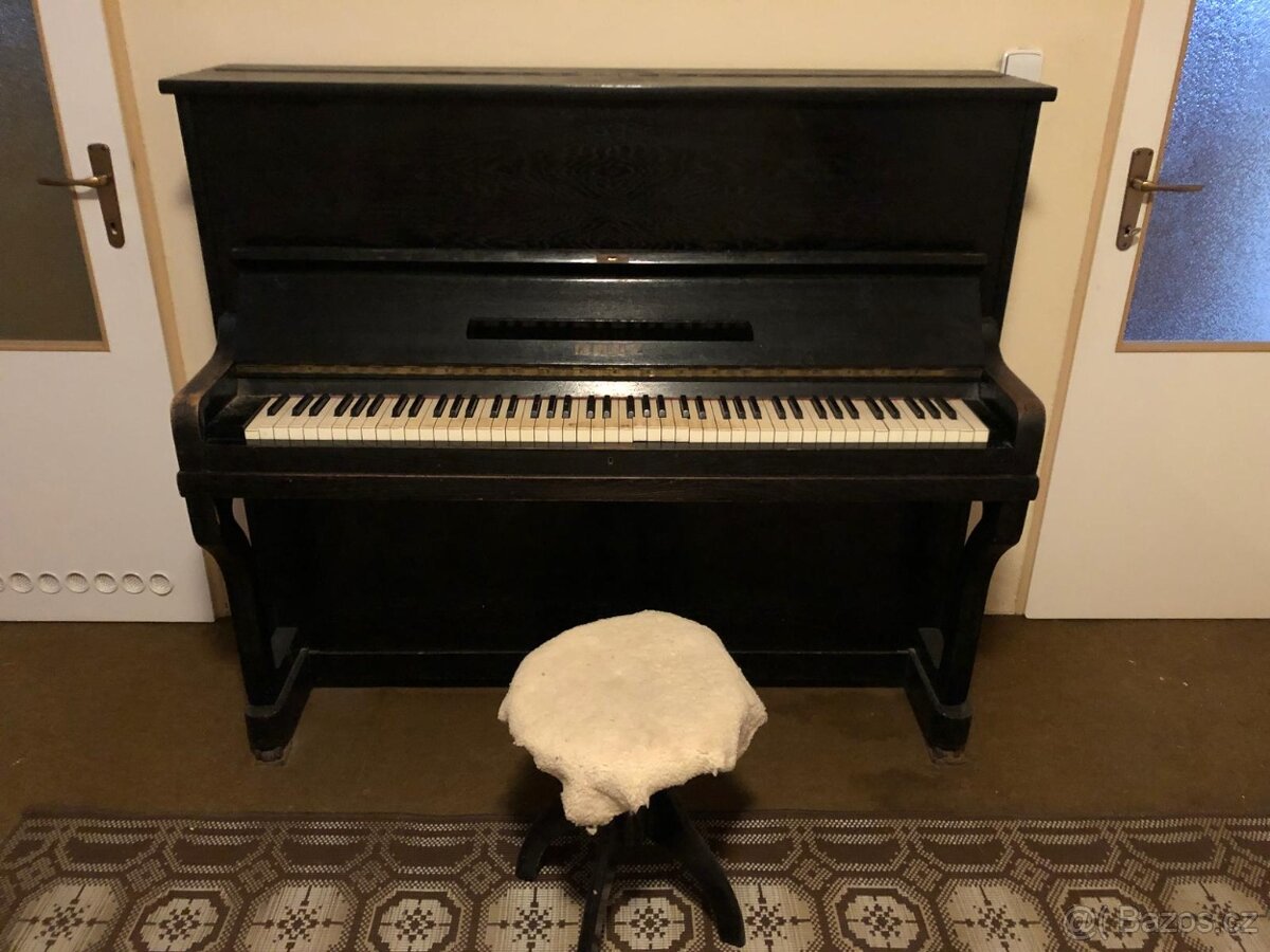 klavír BROŽ černý vč.židličky