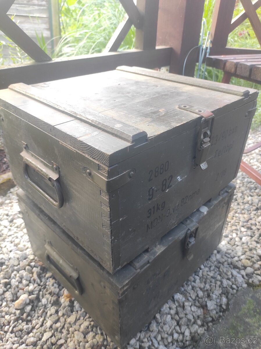 Dřevěná muniční bedna na náboje