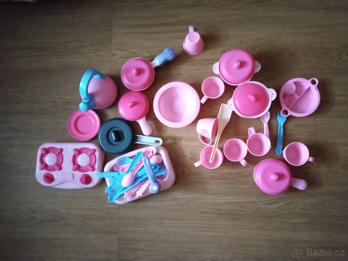 Sada dětského plastového nádobí