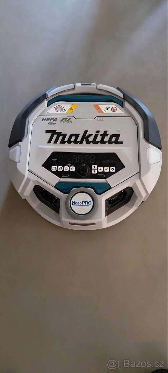 Makita DRC300Z Aku - robotický vysavač