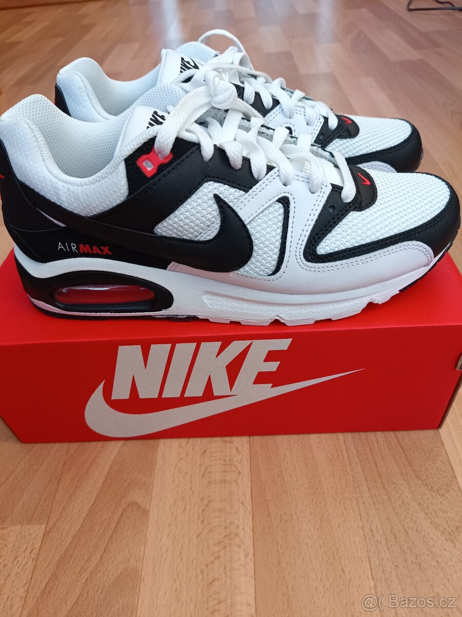 NIKE AIR MAX