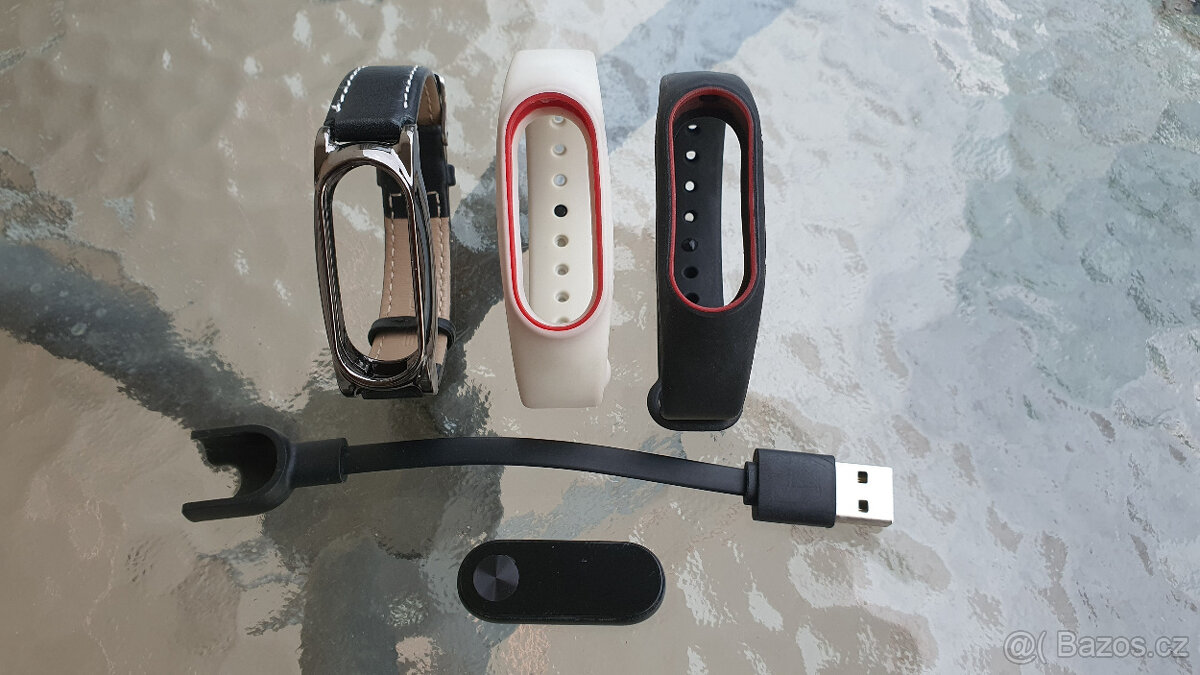 Mi Band 2 + náramky + nabíječka
