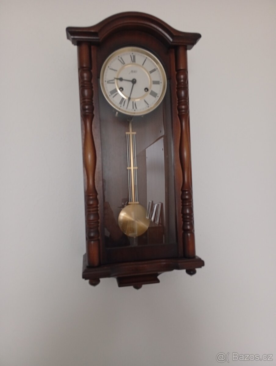 Starodávné hodiny Asso žádná replika