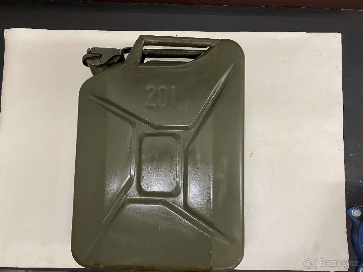 plechový kanystr 20l