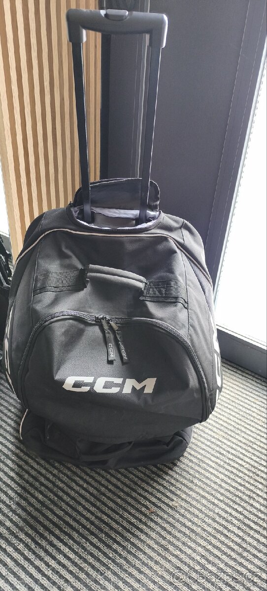 Hokejová taška na kolečkách CCM