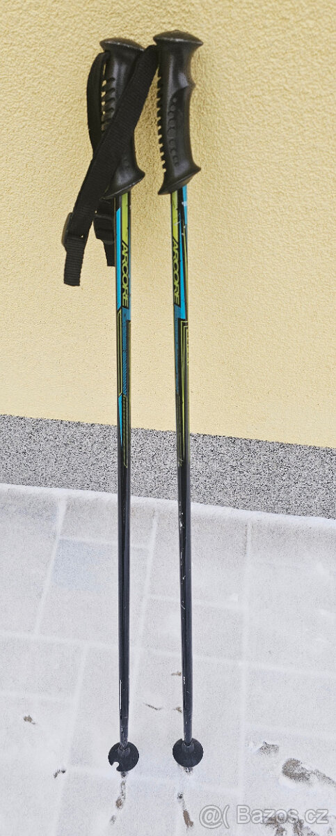 Prodám dětské hůlky 104 cm