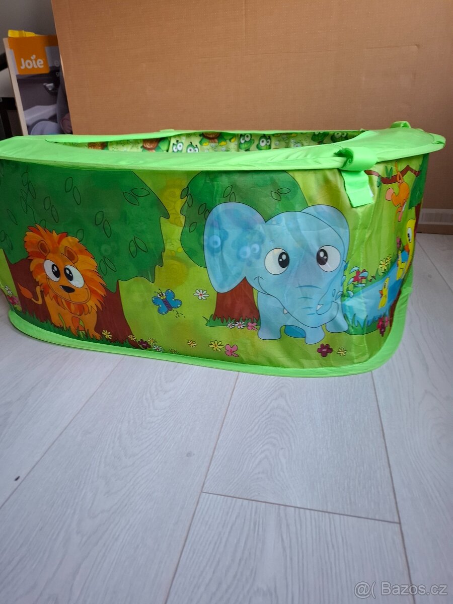 Dětský suchý bazének s míčky