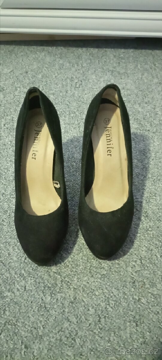 Lodičky černé semišové