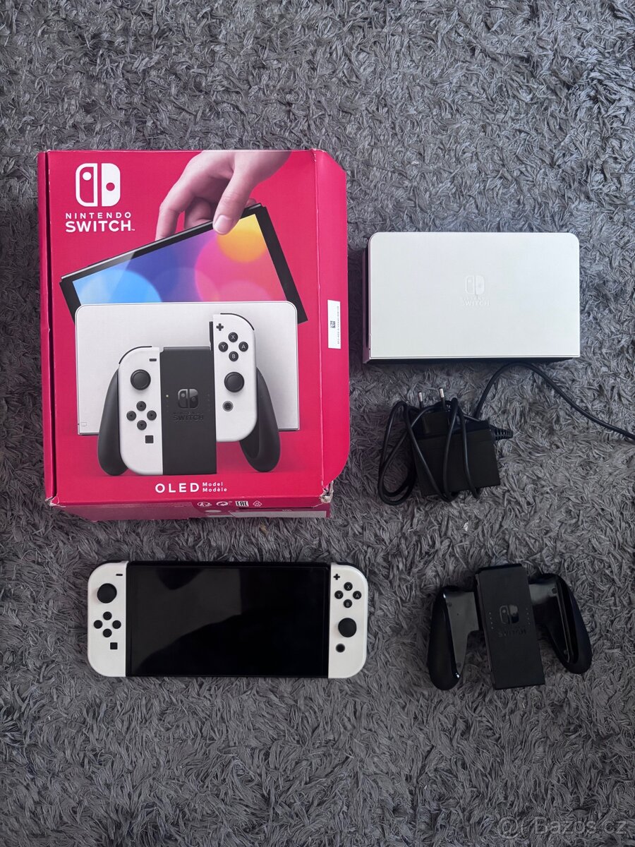 Nintendo Switch Oled + příslušenství + krabice