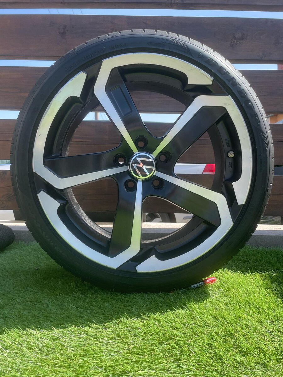 Alu kola 5x112 r18 s letním pneu (dort)