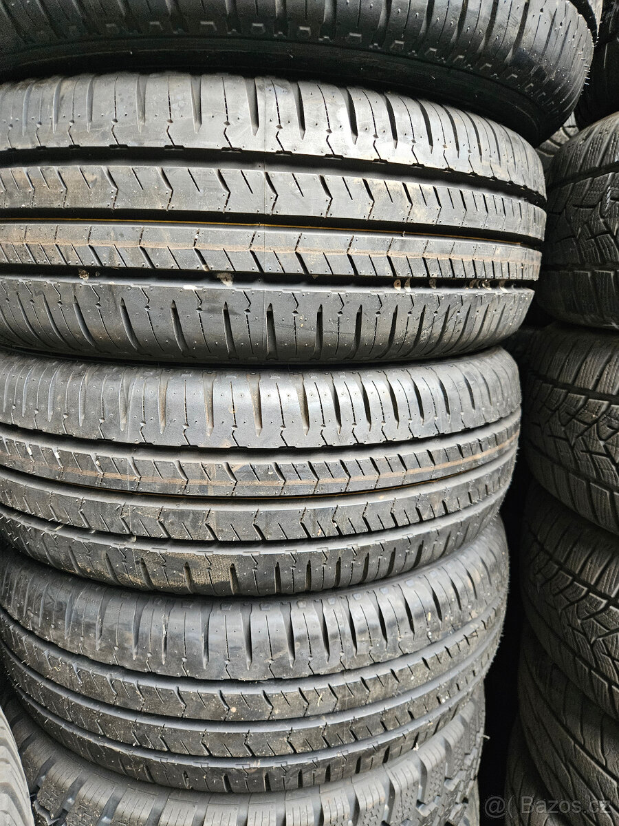 215/70R15C 109/107S Roadian CT8 NEXEN