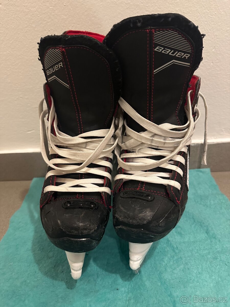 Brusle Bauer Score size 1.0 šířka R / vel.EUR 33,5 / CM 21.0