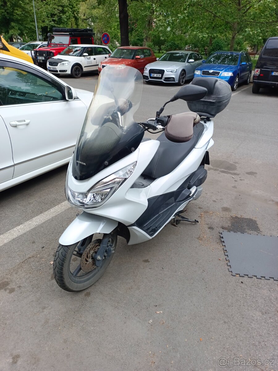 Honda PCX 125 r.v.2015, 37200km