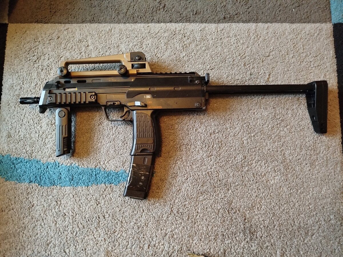 airsoftová zbraň MP7