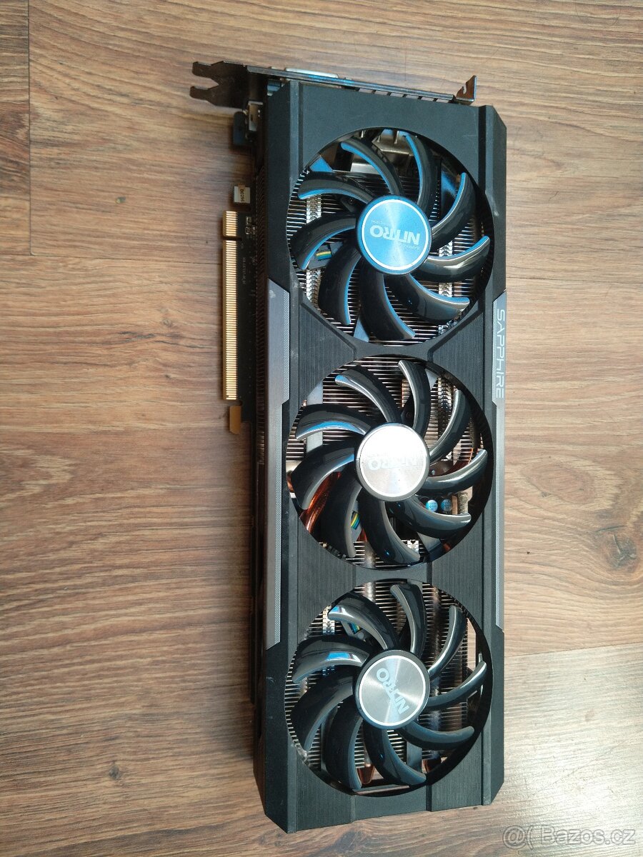 Grafická karta Saphire R9 390