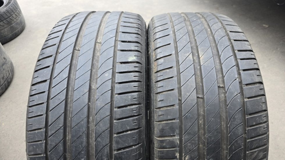Letní pneu 235/40/19 Kleber