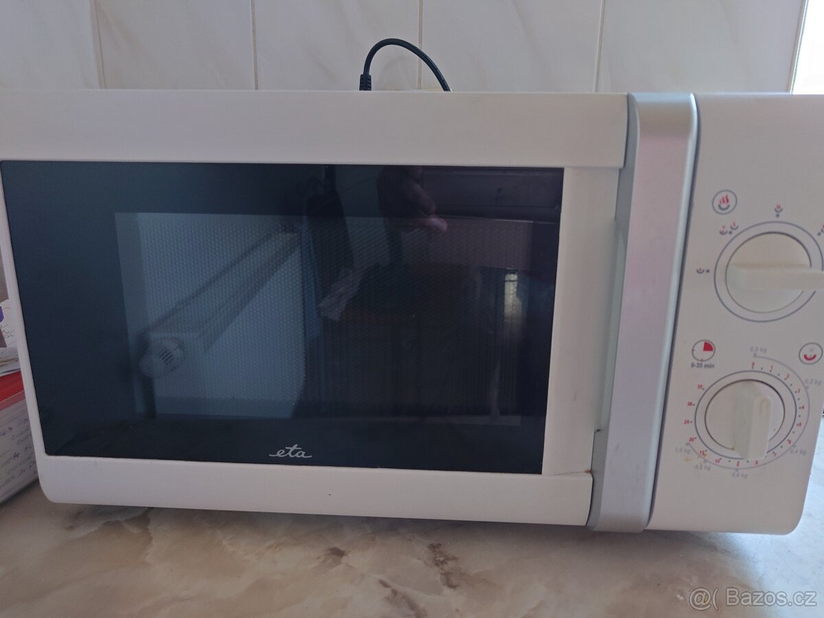 Mikrovlnná trouba ETA