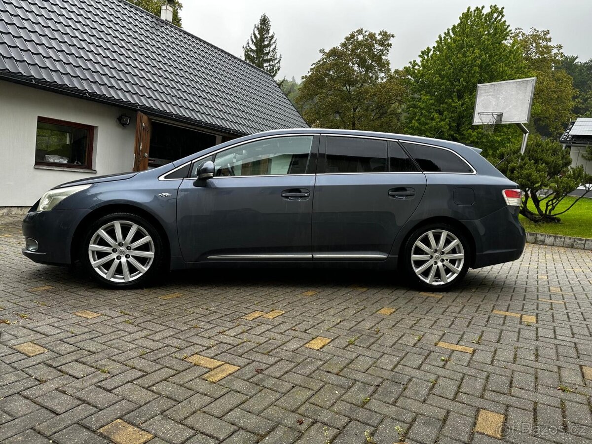 Toyota Avensis kombi 2.2 D-CAT 03/2009 automat