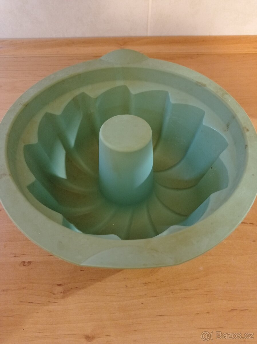 Forma na bábovku od Tupperware