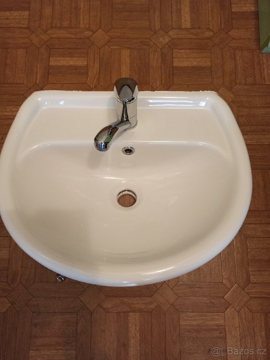 Keramické umyvadlo 50 cm