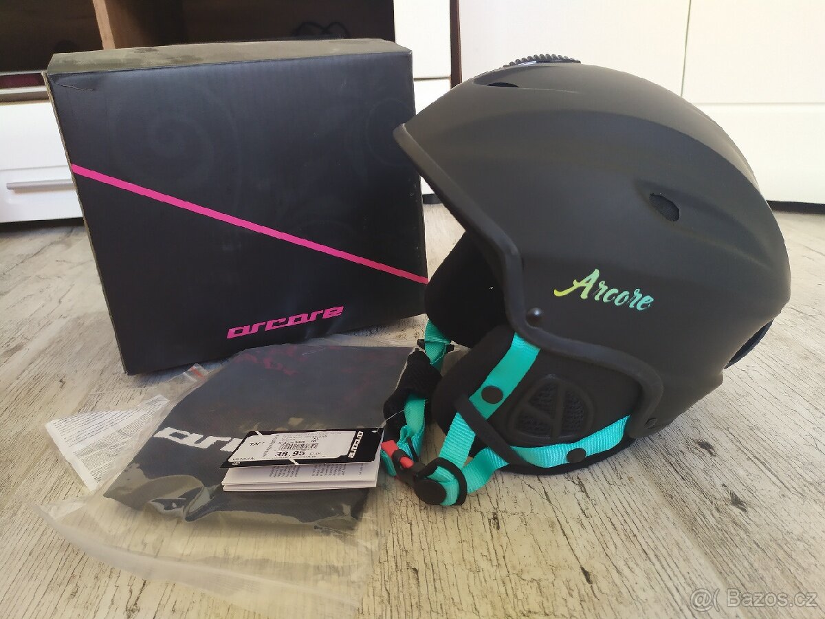 Lyžařská přilba nová nepoužitá