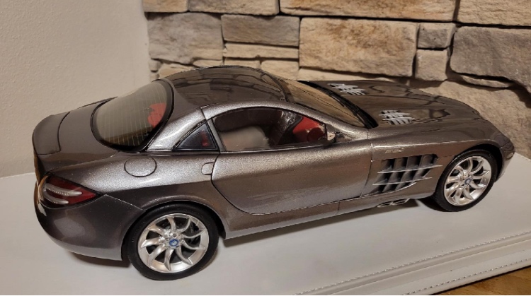 Mercedes-Benz SLR McLaren 1:12 CMC