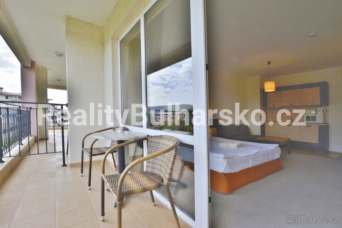 velmi prostorné a plně zařízené studio (1+kk, 50 m²) s balko