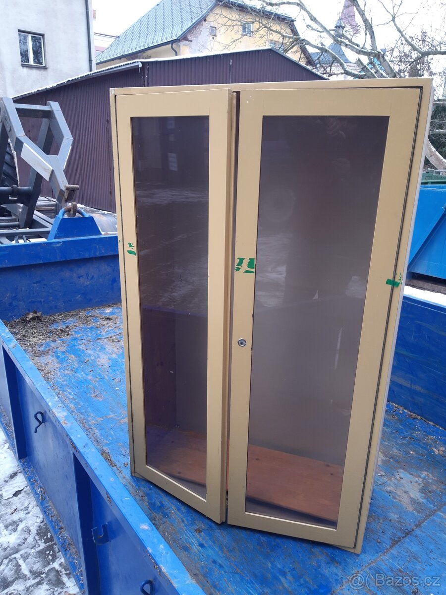 Prosklené skříně