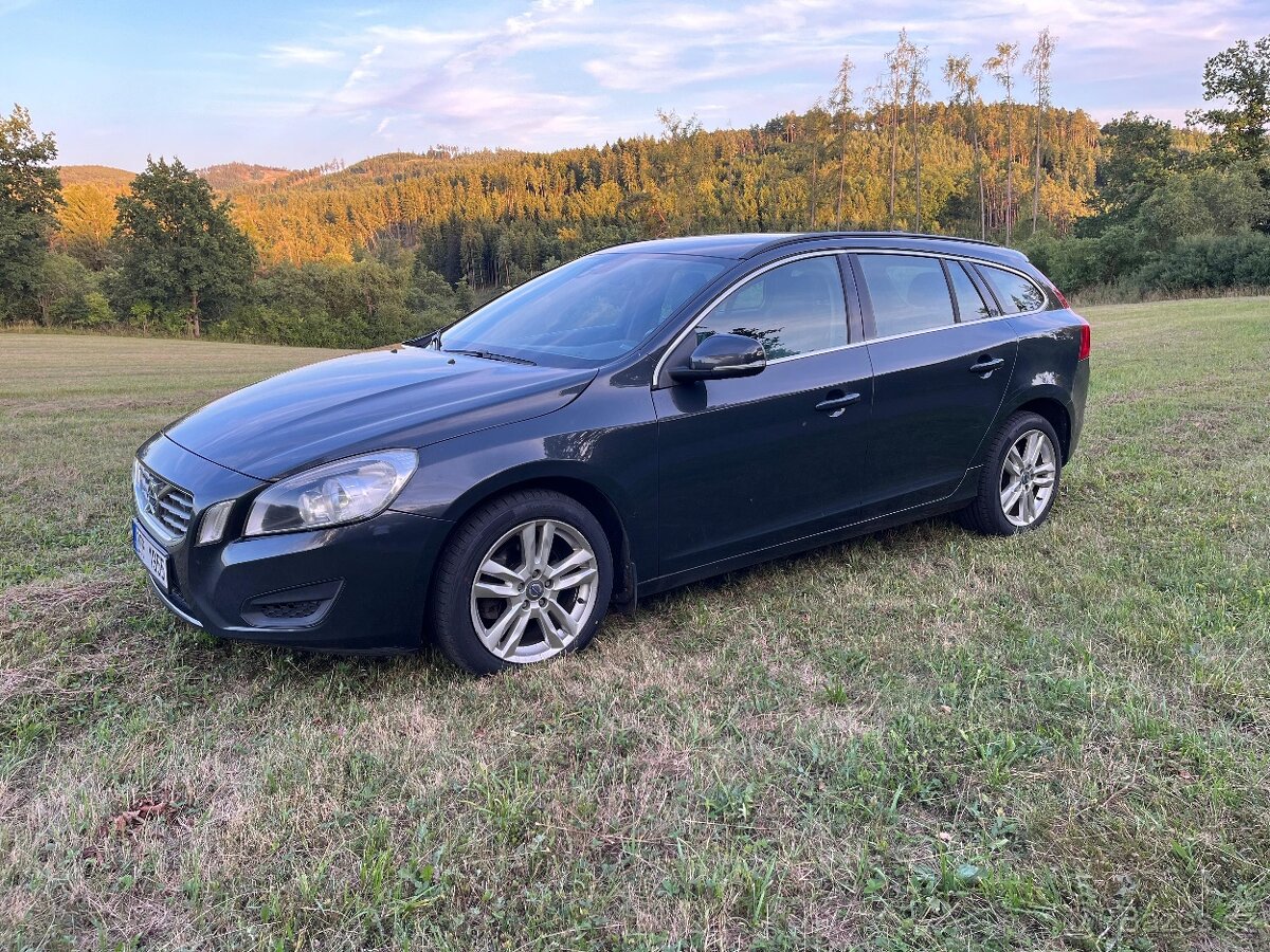 Volvo V60, 1,6 D2 84kW, kůže, city safety