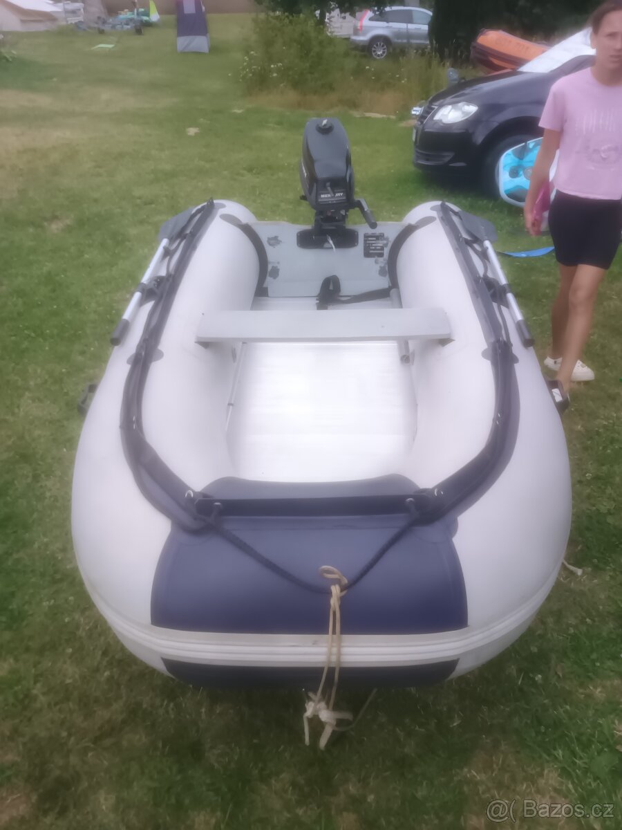 Člun 320, krycí plachta,bez motoru
