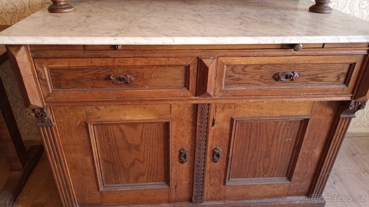 Starožitný nábytek