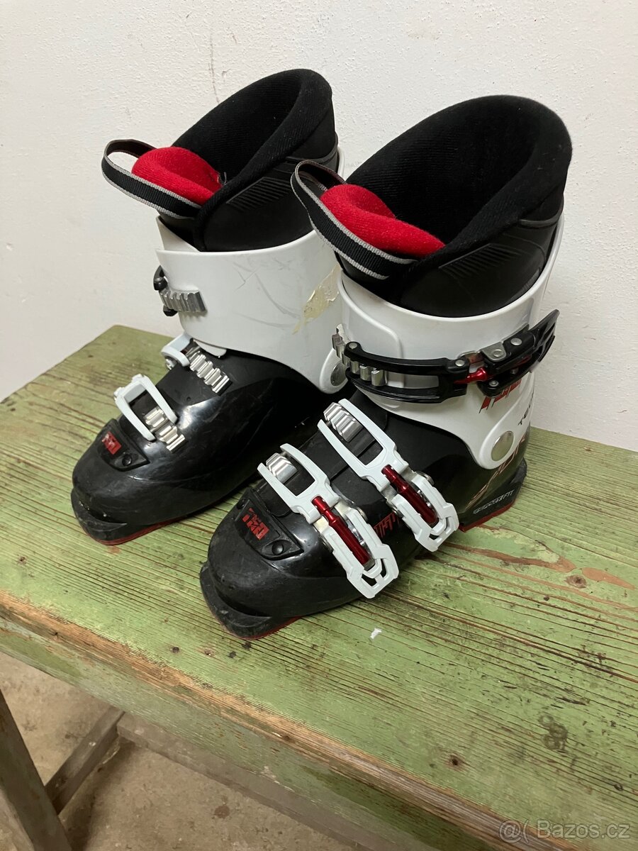 Prodám lyžařské boty lyžáky Tecnopro vel 33