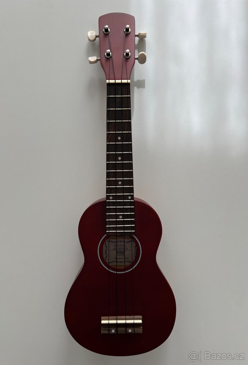Sopránové ukulele Miguel Almeria - Pure Series, vč. pozdra
