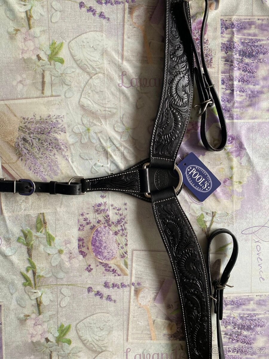 Poprsák western čierny