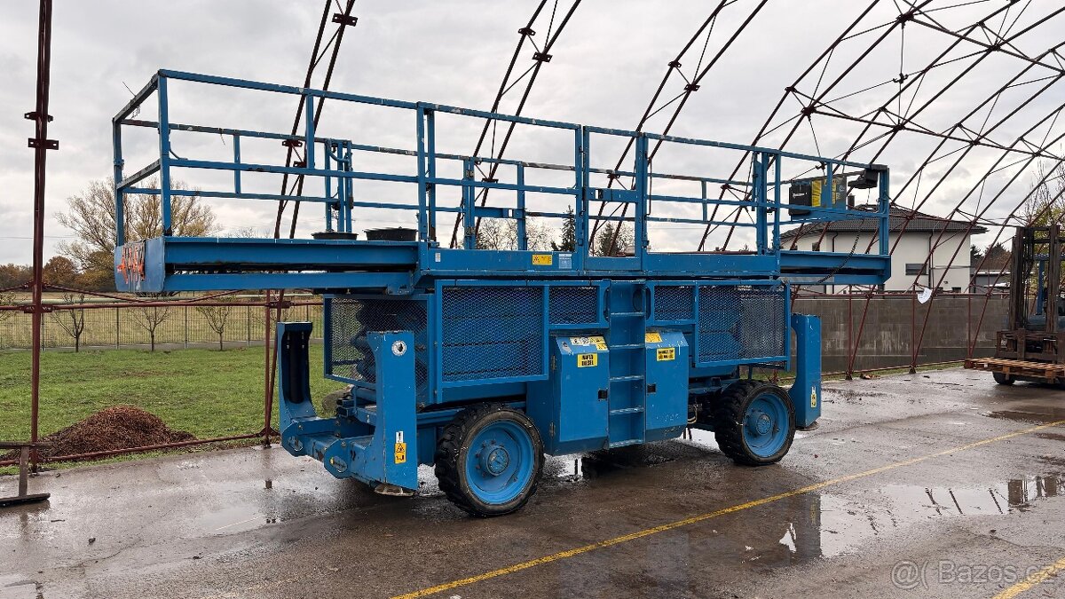 Plošina Genie GS-4390 RT