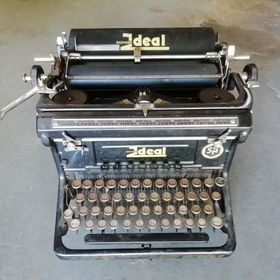 Starožitný psací stroj Ideal Naumann