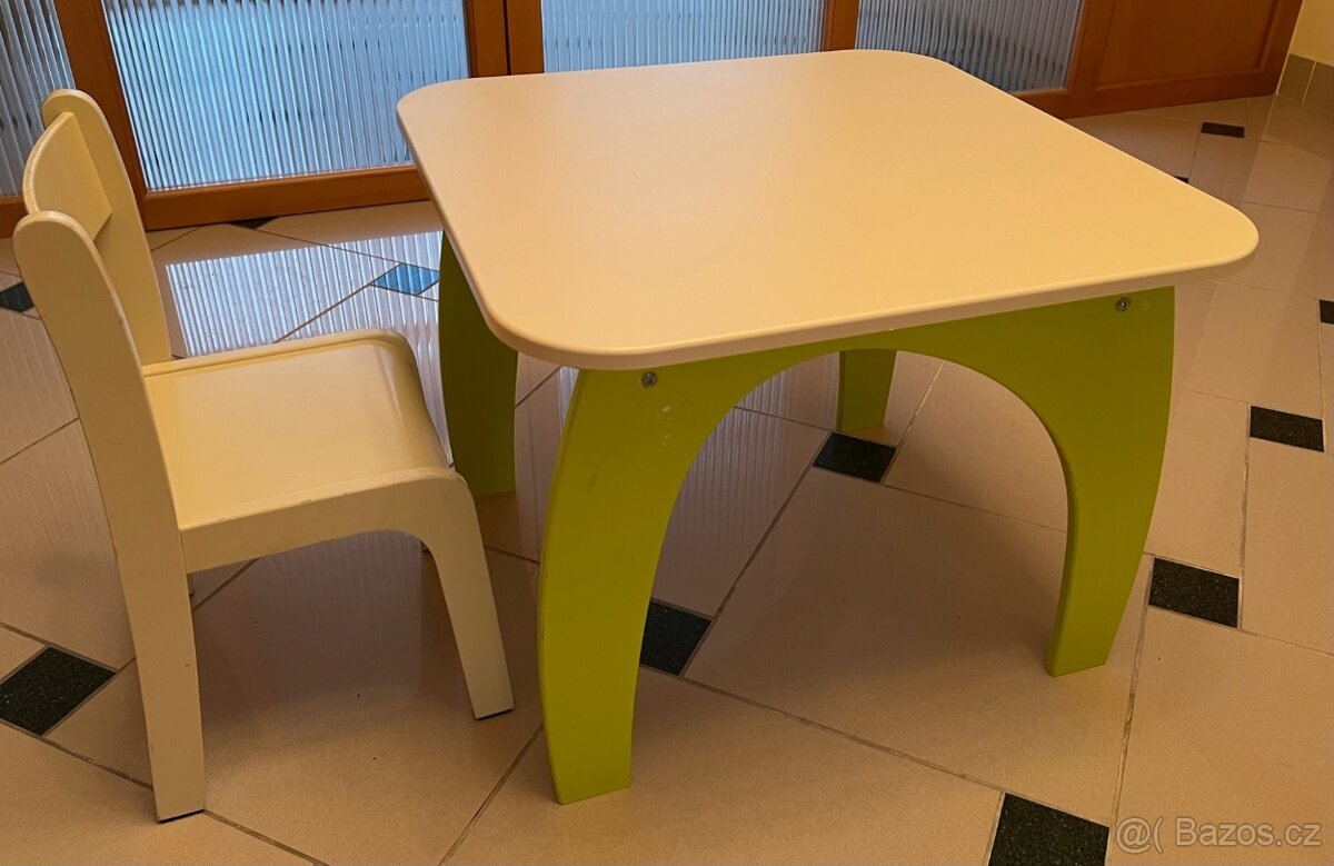 Dětský stolek se židličkou Meblik 67x67x50 cm