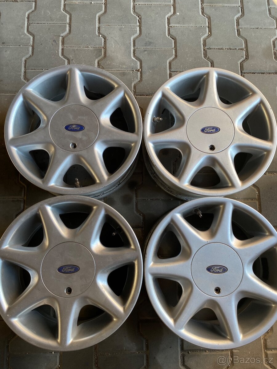 Ford Escort RS R15 alu disky