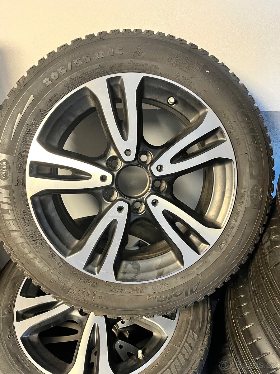 Alu kola Mercedes