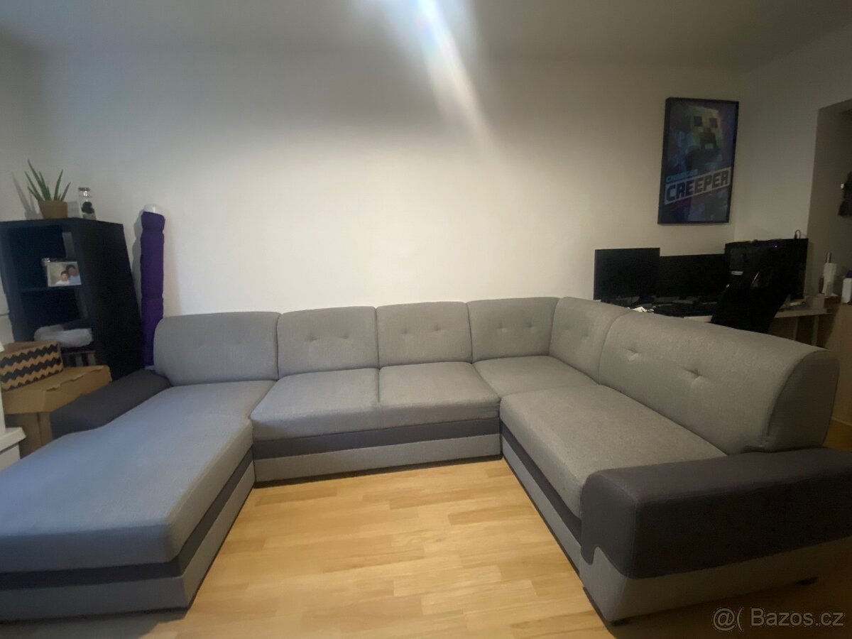 Šedý gauč do tvaru U