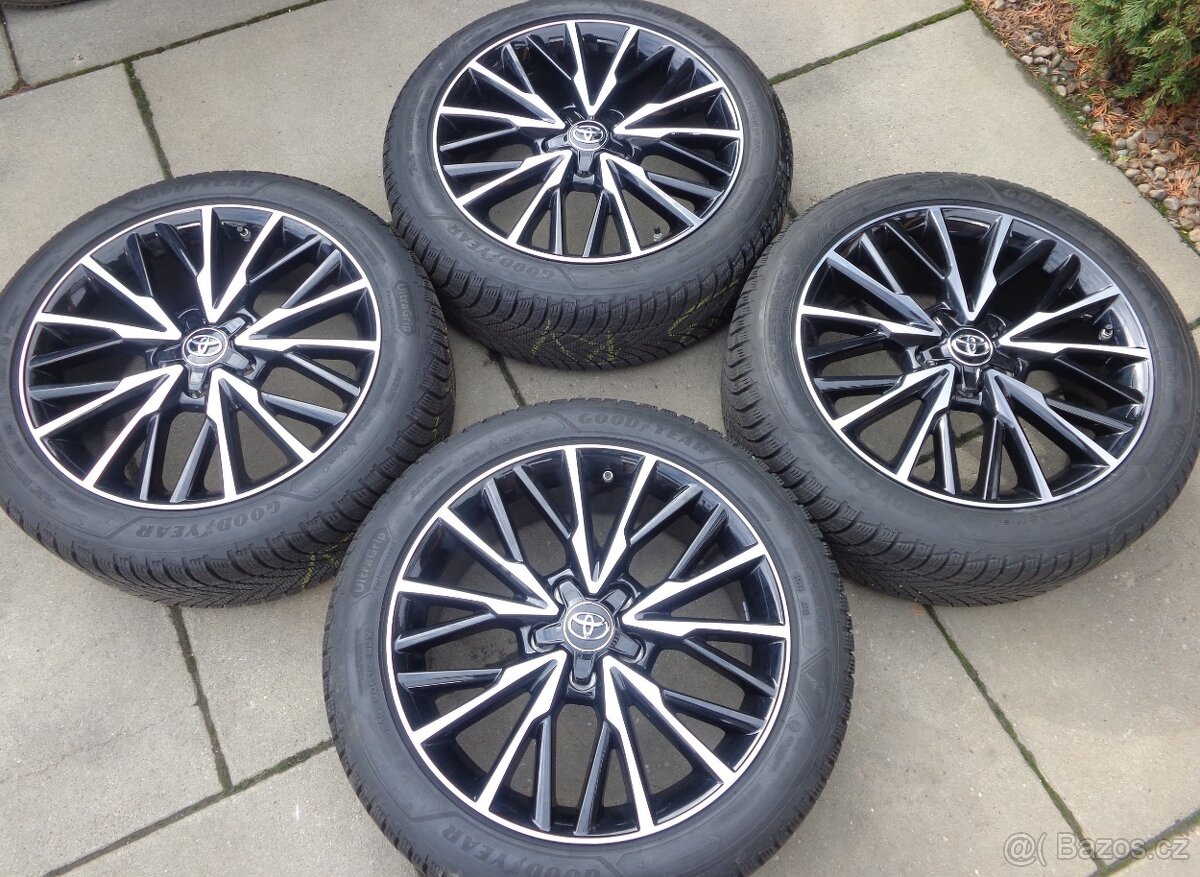5x114,3 18" original Toyota Yaris Cross zimna sada s TPMS
