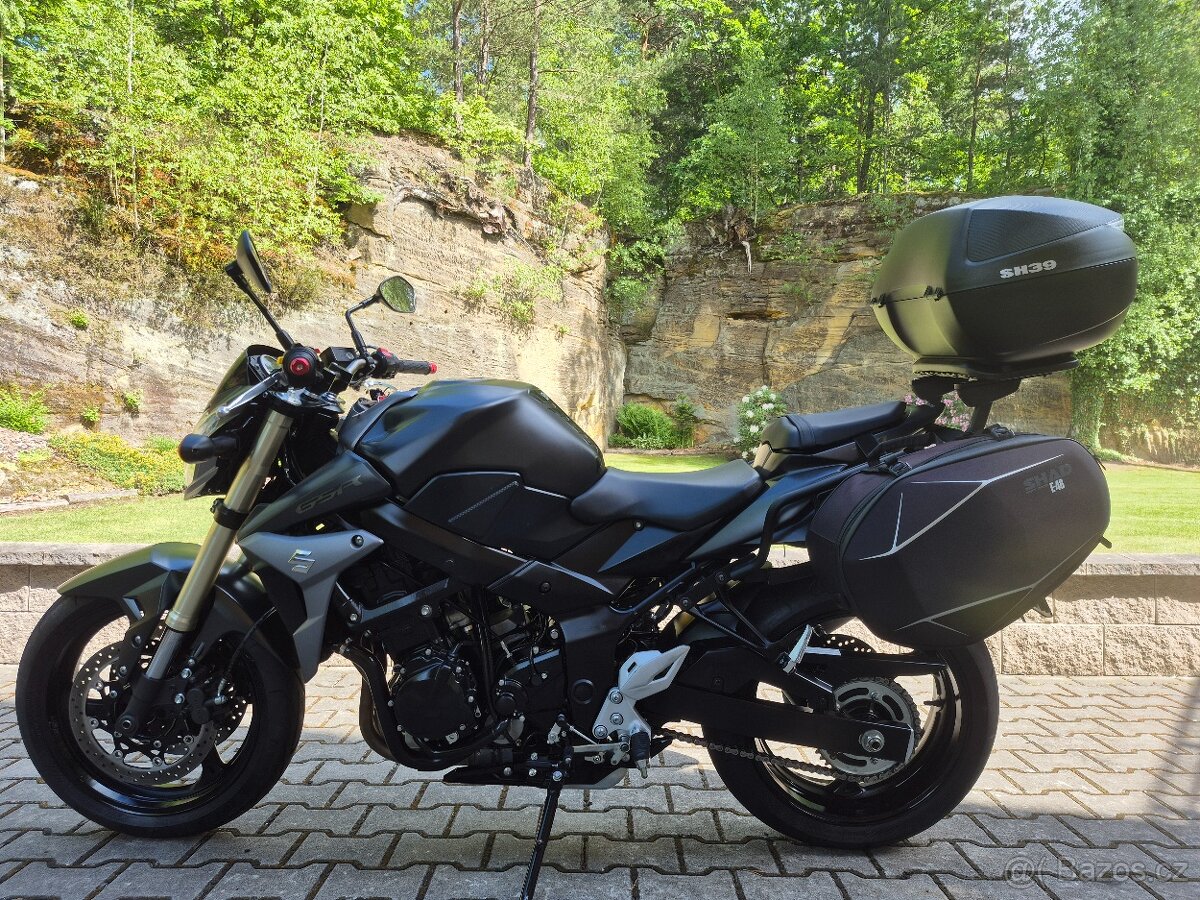 Suzuki GSR 750 - TOP STAV + VÝBAVA - 12 000 KM 123.000,- Kč