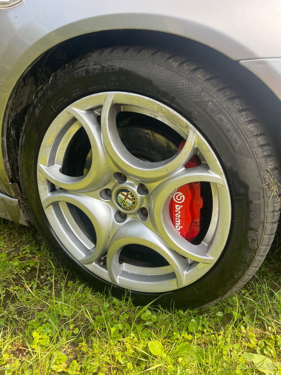 Prodám alu kola Alfa Romeo R18 235/45 5x110
