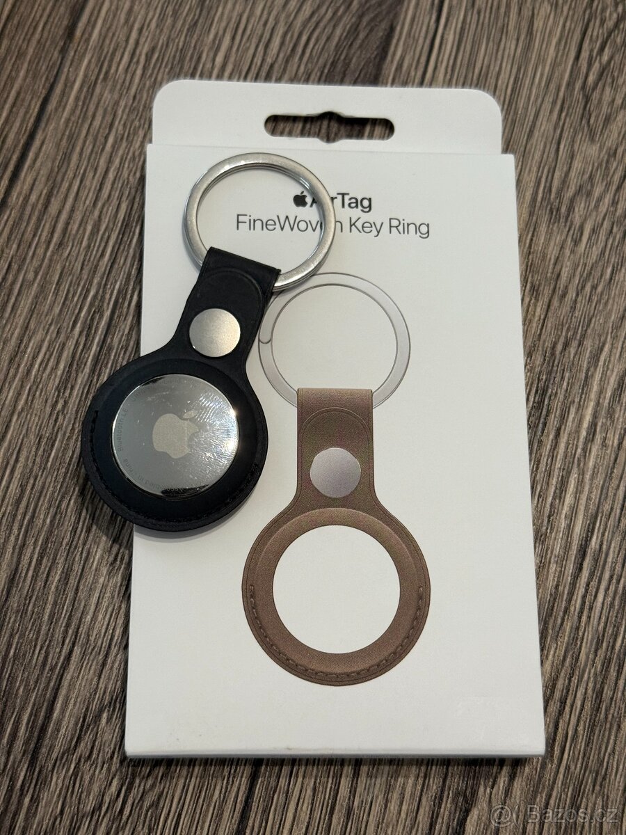 Originál Apple FineWoven klíčenka na AirTag